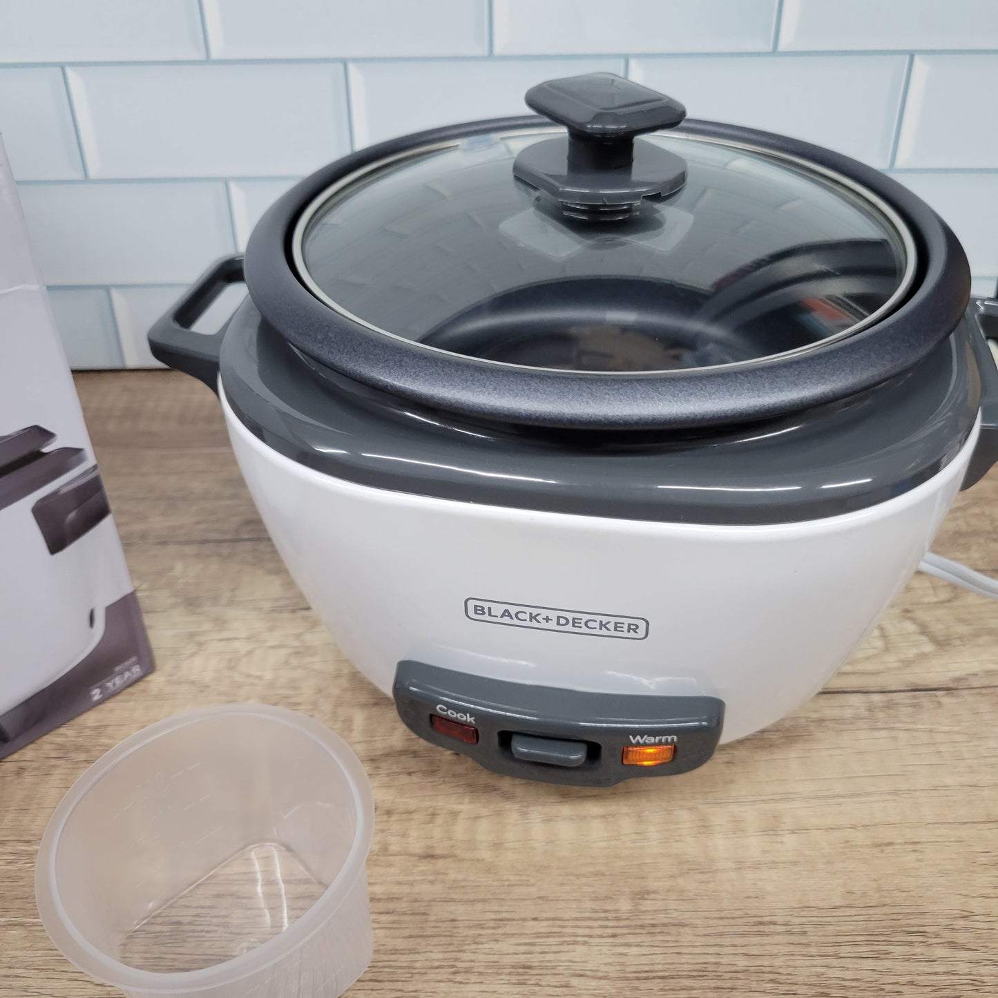 Arrocera BLACK+DECKER - Olla arrocera de 6 tazas, RC506, 3 tazas de arroz crudo...